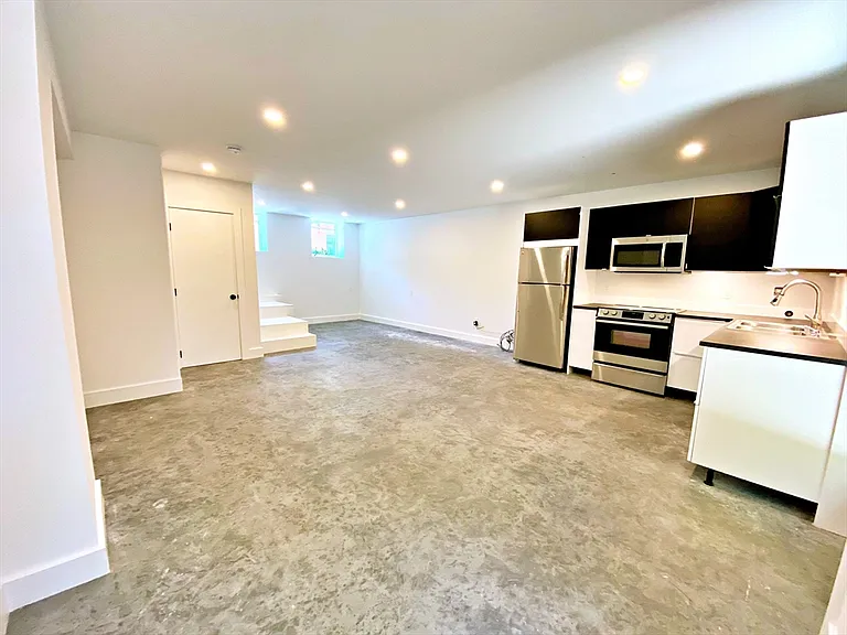 406 Sumner St #1 — Photo 4