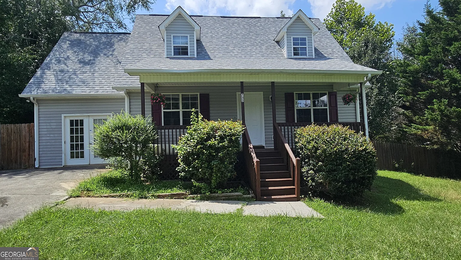 733 Buck Blvd SE photo 1