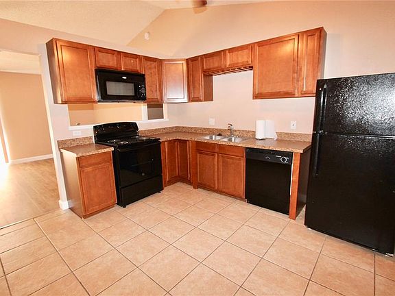 4th image of 414 W De Carlo Ct