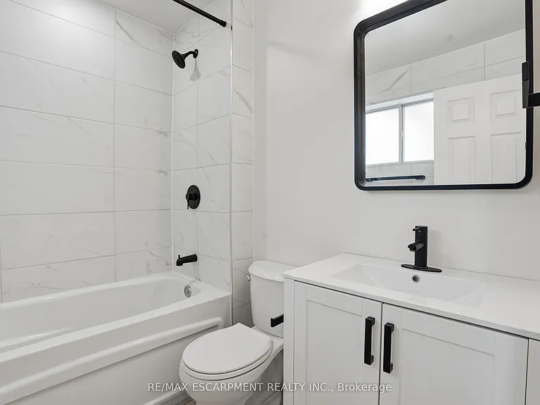 1049 Glencairn Ave #MAIN FLOOR — Photo 8