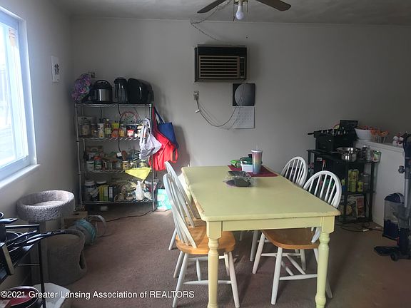 4th image of 550 N Hagadorn Rd