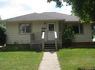 220 W 5th Ave, Milbank, SD 57252