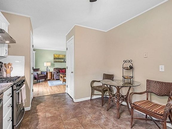 4th image of 21 Schuyler Dr