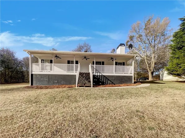 255 Pine Valley Dr, Powder Springs, GA 30127