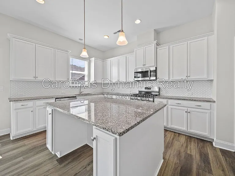 1106 Cigar Ln — Photo 10
