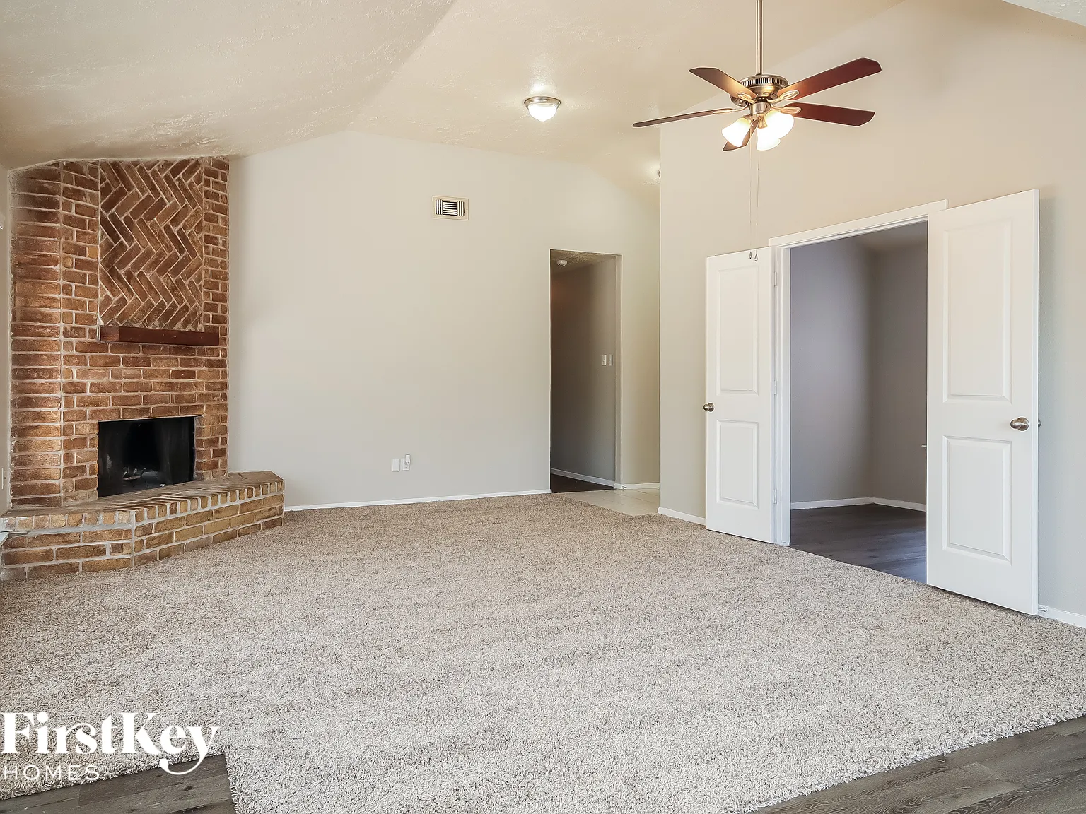3 bed, 2.0 bath, 1636 sqft, $1,820 — Photo 3