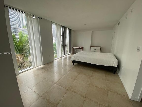 5th image of 275 NE 18th St APT 507