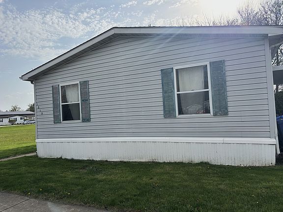 2nd image of 1015 Bel Aire Ln