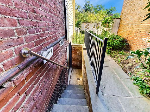 5th image of 1607 31st St NW #B