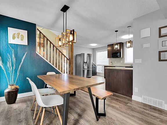 5th image of 44 S Strathclair Rise SW