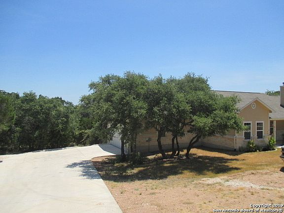 3rd image of 1125 Agarita Dr