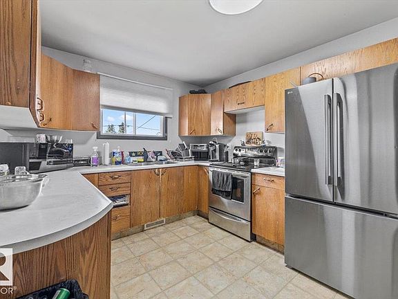 3rd image of 10304 162nd St NW