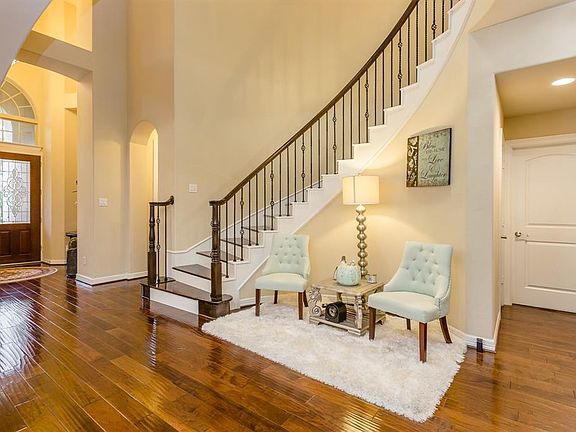 3rd image of 6130 Logan Creek Ln