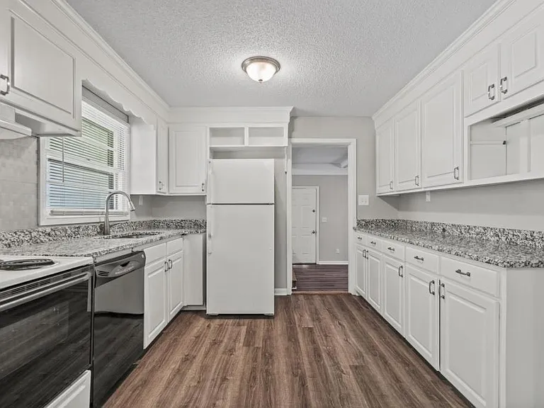 154 Forest Dr — Photo 19