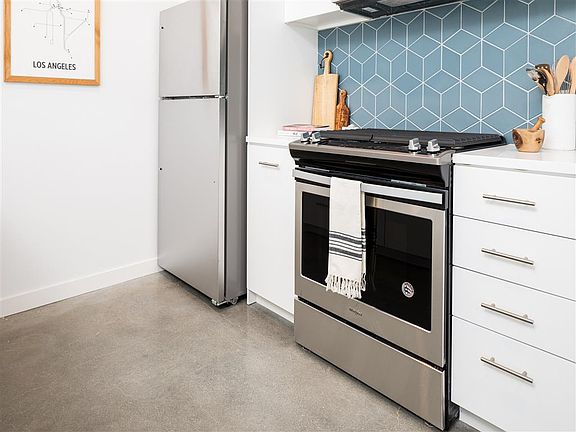 4th image of 4247 Eagle Rock Blvd #402