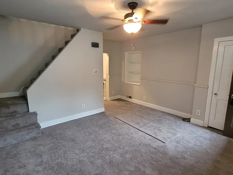 816 Montague Roadu2 Left Side — Photo 5