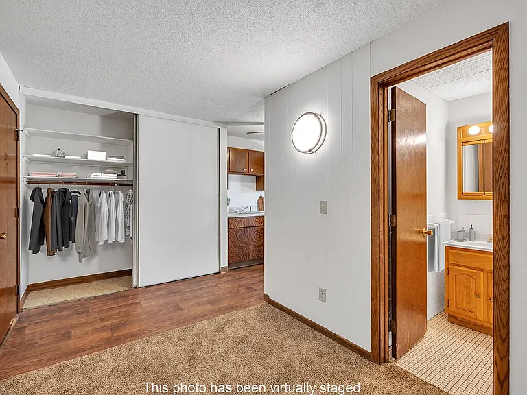 Heritage Manor Apartments — Photo 11