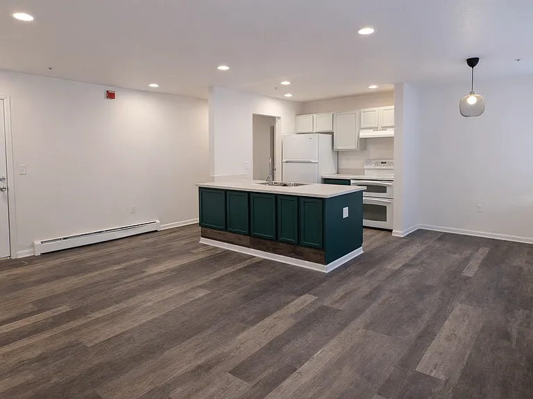 1513 W 70th Ave #101 — Photo 2