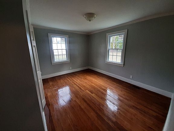 5th image of 1032 Fowler Rd