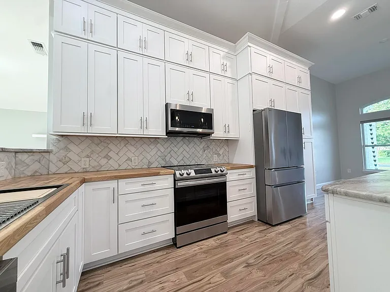 3786 Sierra Dr — Photo 8