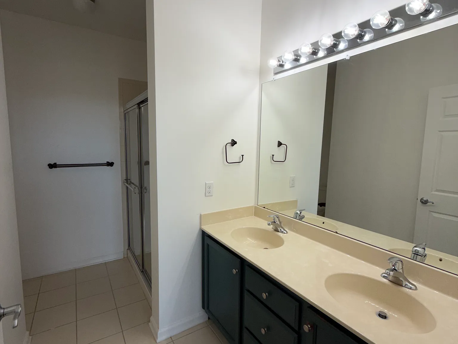 1344 Sierra Dr — Photo 3