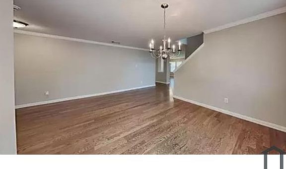 3rd image of 316 Oriole Dr