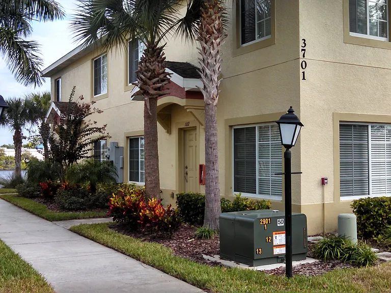 3701 45th Terrace W Lakeside Vlg #102 — Photo 7