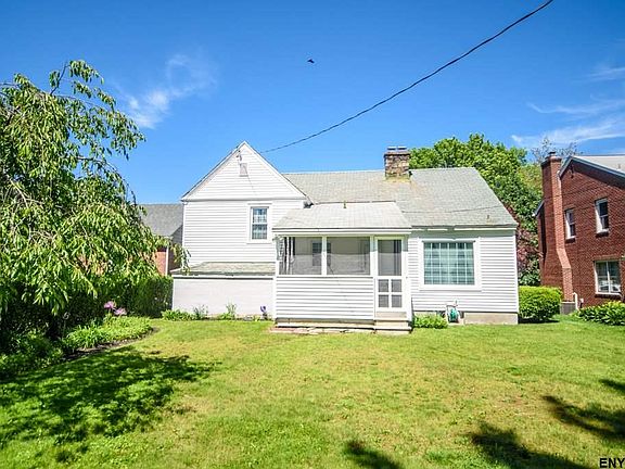 3rd image of 44 Buckingham Dr