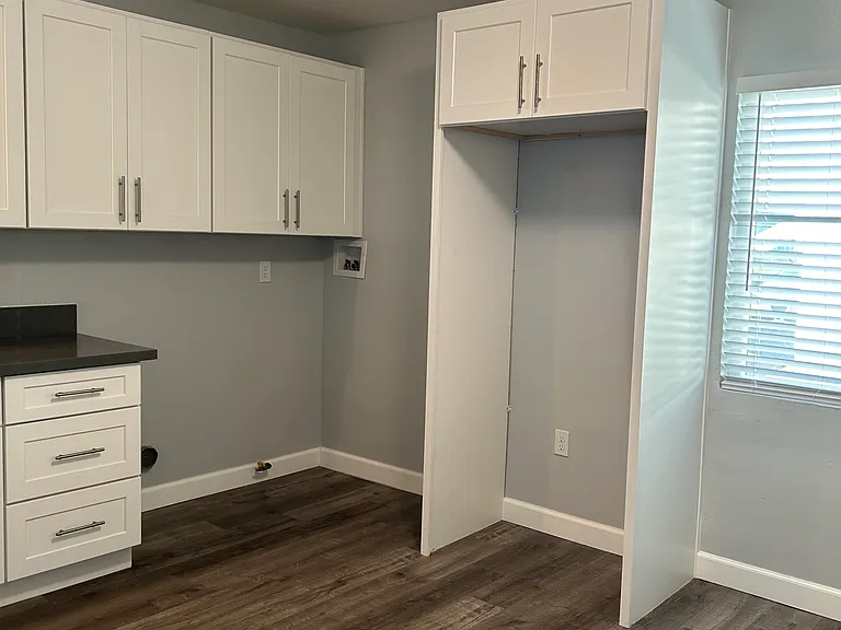 10809 Elliott Ave #3 — Photo 2