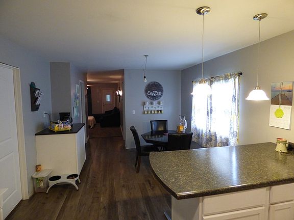 4th image of 302 W Larue St
