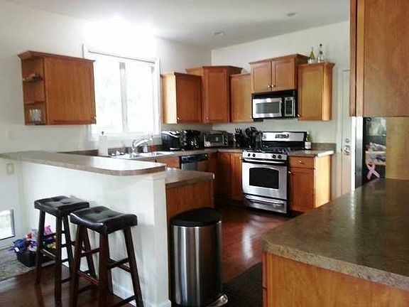 4th image of 1325 E Burcham Dr