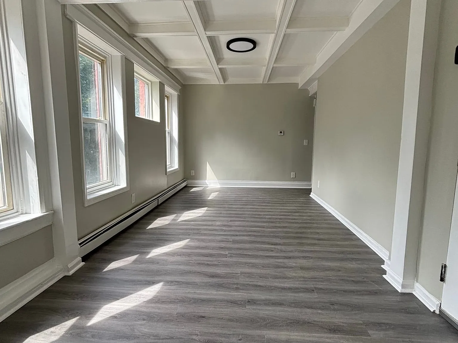 3 bed, 1000 sqft, $2,095 — Photo 4