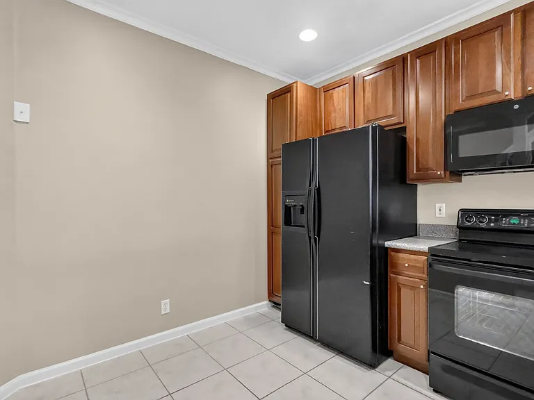 8103 Bellagio Ln — Photo 6