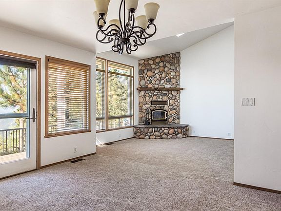 4th image of 1834 Nob Hill Dr