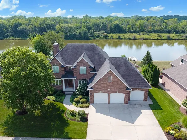 497 Edgewater Dr, Morris, IL 60450