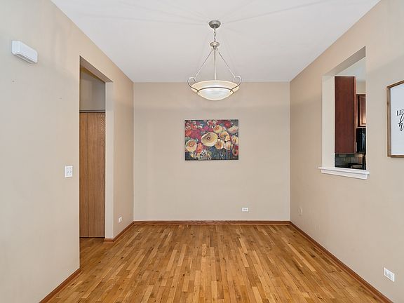 5th image of 627 W Kristina Ln