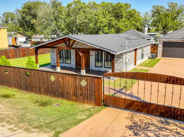 114 Mulberry Possum, Graford, TX 76449