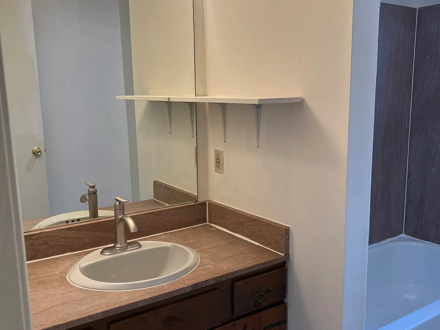 2 bed, 1.5 bath, 1200 sqft, $1,800 — Photo 3