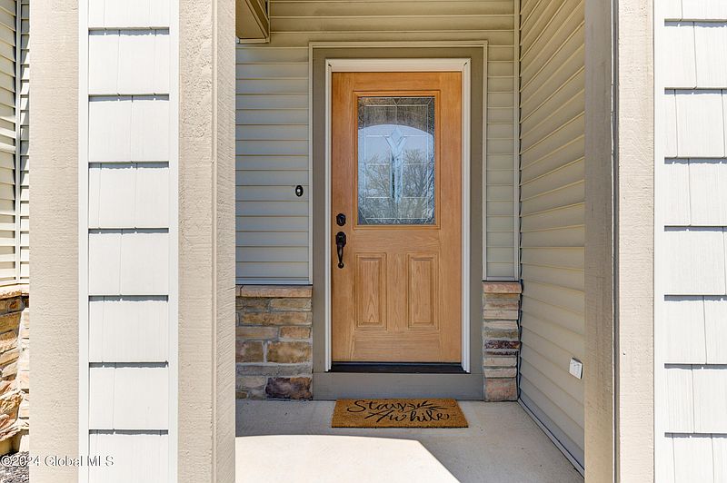 4th image of 6 Meridian Court