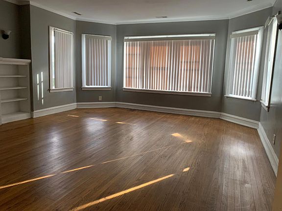 2nd image of 8120 S Maryland Ave APT 2