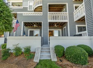18713 Vineyard Point Ln, Cornelius, NC 28031