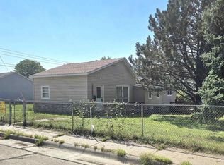606 E C St, Mccook, NE 69001