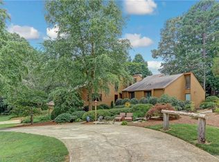 5723 Oak Tree Rd, Greensboro, NC 27455