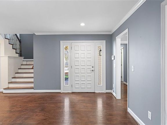 2nd image of 113 Forestview Dr