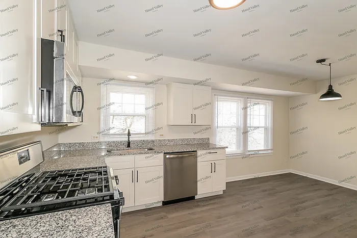 1125 Saint Charles Ave — Photo 7