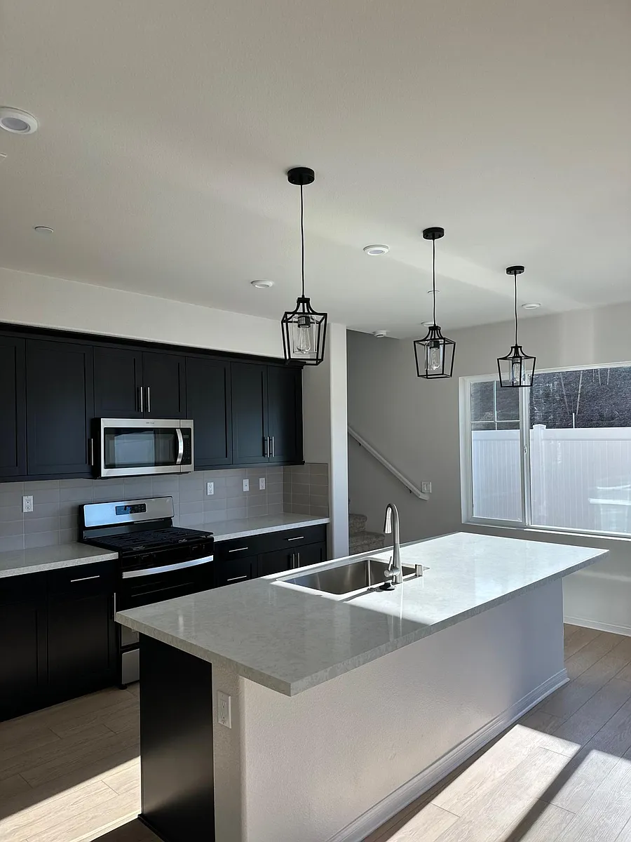 Extra large quartz island. - 1505 Wingwood Ln