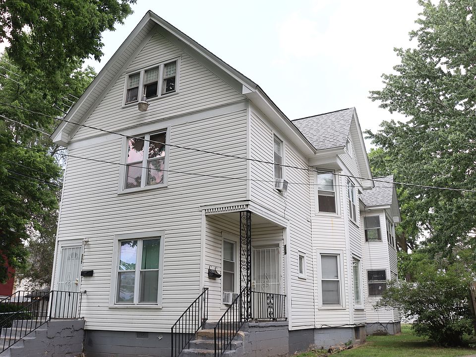 1st image of 355-359 E Bourbonnais St