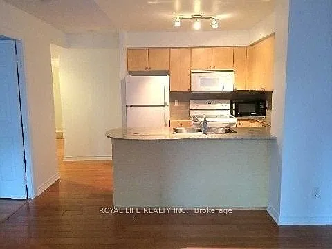 763 Bay St #809 — Photo 5