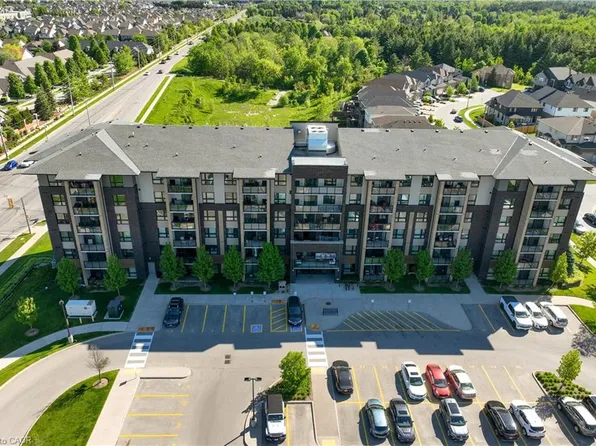 7 Kay Cres Unit 107, Guelph, ON N1L 0P9
