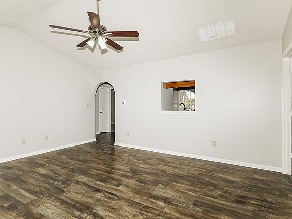 5th image of 11150 Fall Dr